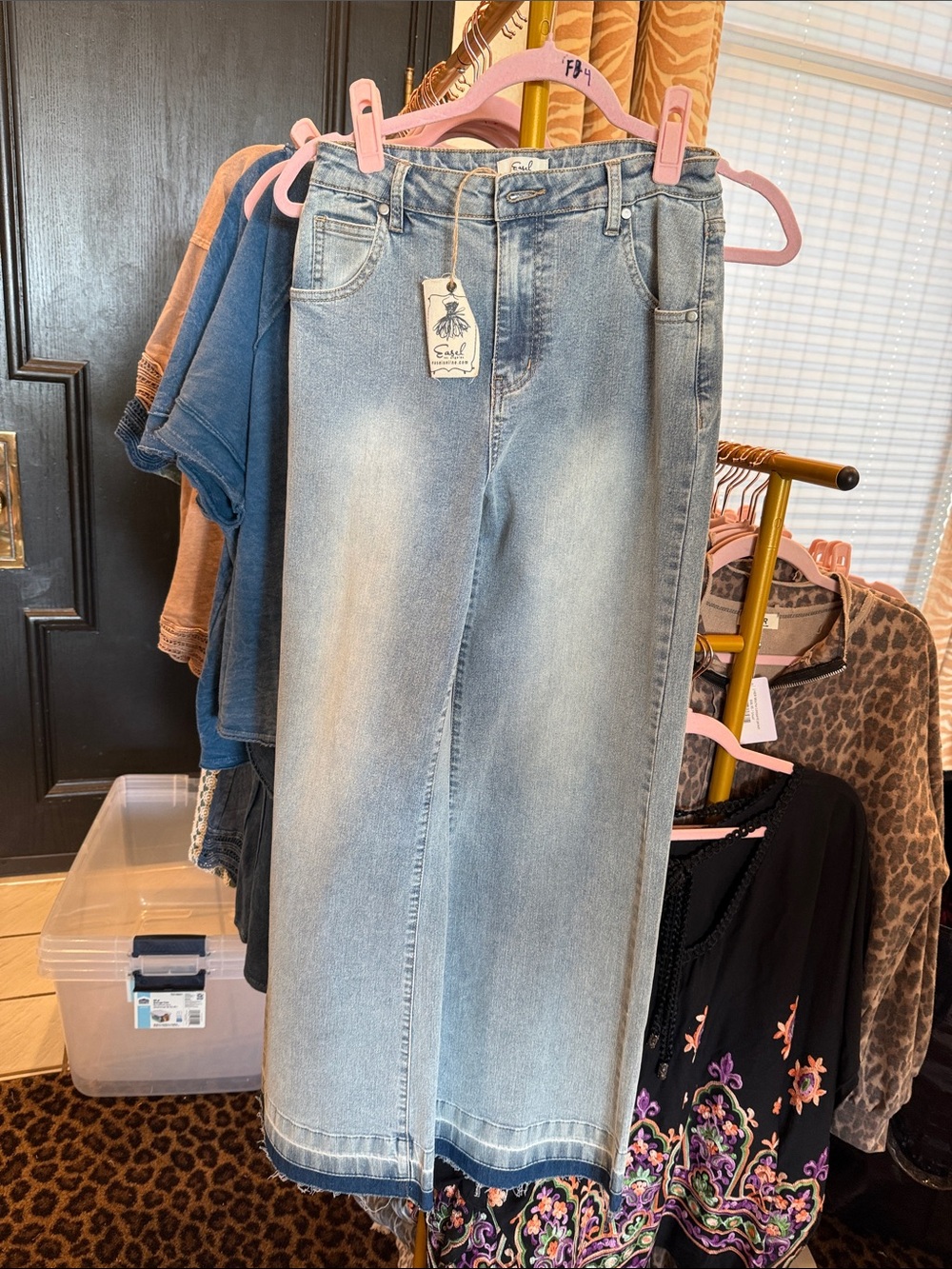 EASEL Washed stretch Straight Leg Women's Jeans - High Rise